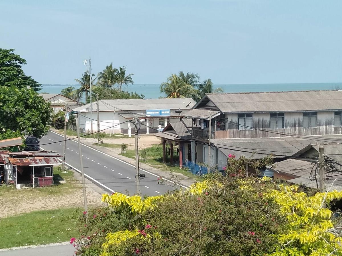 Rumah Hentian Ayah Hotel Kampung Kuala Besut Exterior photo